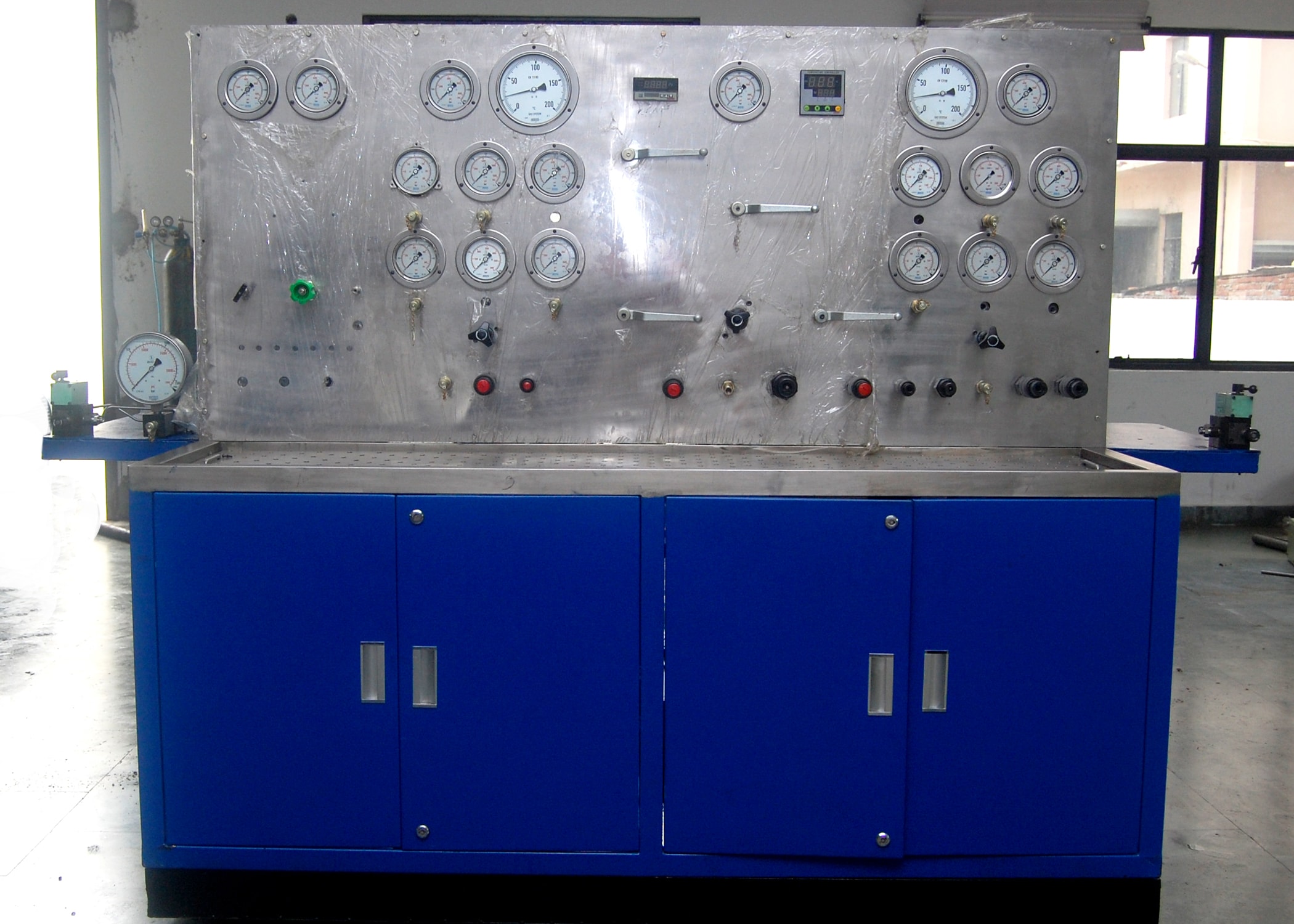Hydraulic Test Rig HS-748 instrument and gauge panel - electro-hydraulic aircraft component test rig by Neometrix