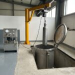 HP air bottle water-jacket hydrostatic test bay with six-station requalification line