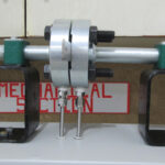 Flange-mounted orifice plate assembly with differential-pressure transmitter for N2 and CNG flow measurement